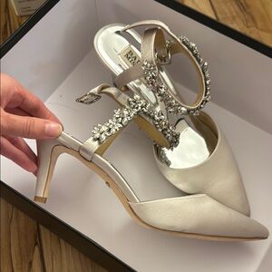 Badgley mischka heel